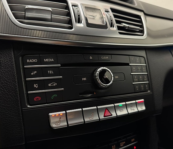 Mercedes-Benz E220 15 of 30