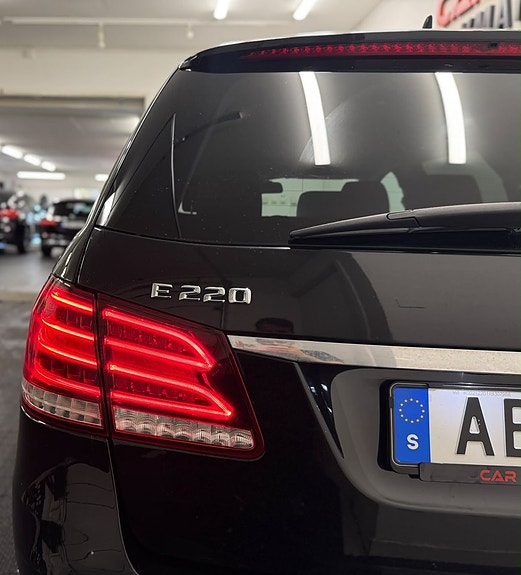 Mercedes-Benz E220 4 of 30