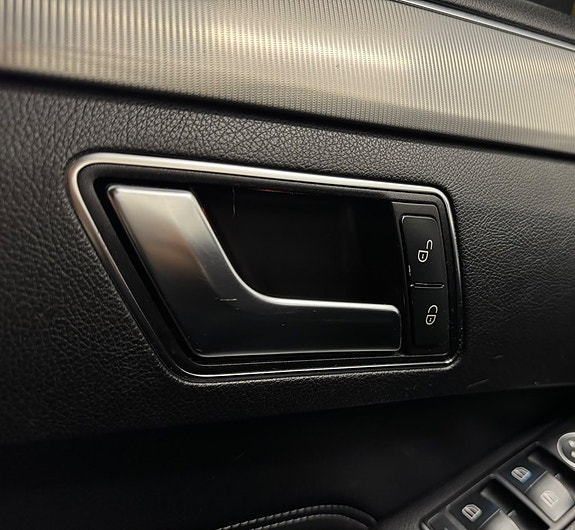 Mercedes-Benz E220 22 of 30