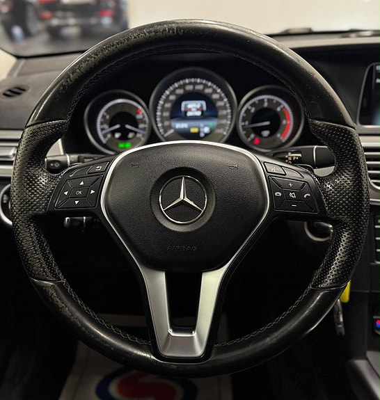 Mercedes-Benz E220 7 of 30