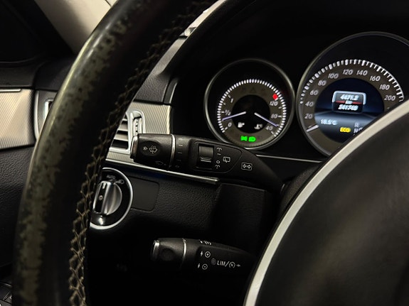 Mercedes-Benz E220 20 of 30