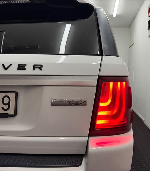 Land Rover Range Rover Sport 4 of 30