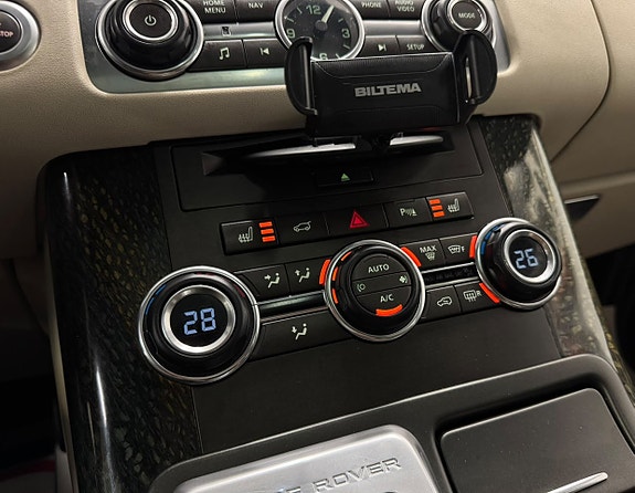 Land Rover Range Rover Sport 14 of 30