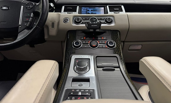 Land Rover Range Rover Sport 12 of 30