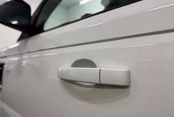Land Rover Range Rover Sport 27 of 30