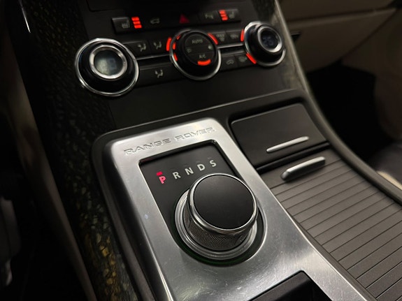 Land Rover Range Rover Sport 13 of 30