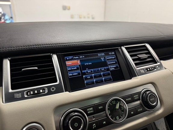 Land Rover Range Rover Sport 23 of 30