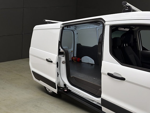Ford Transit Connect 11 of 28