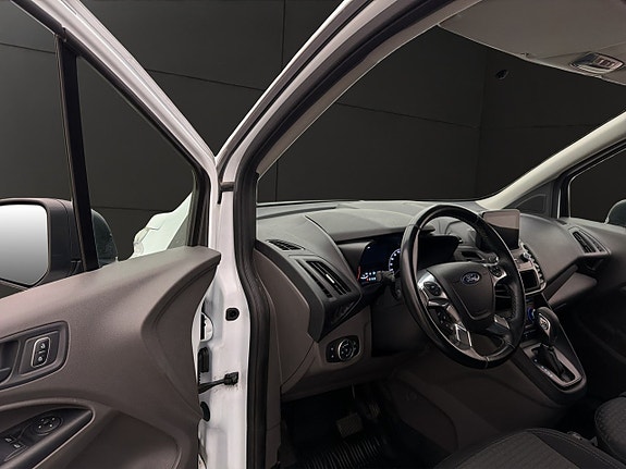 Ford Transit Connect 13 of 28