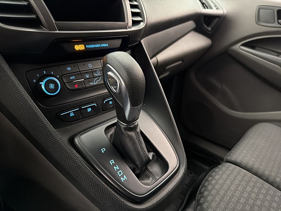 Ford Transit Connect 22 of 28