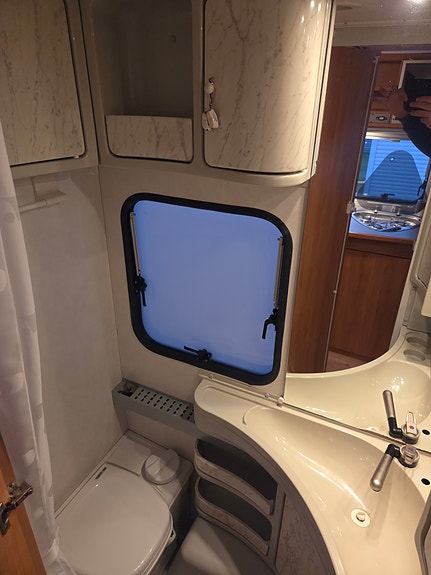 Adria Adora 552 7 of 8