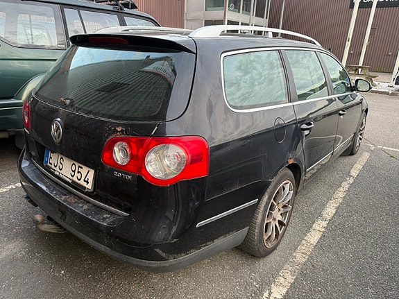 Volkswagen Passat 3 of 3