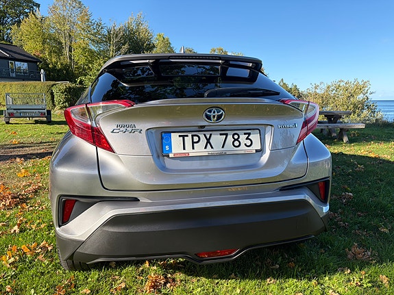 Toyota C-HR 8 of 16