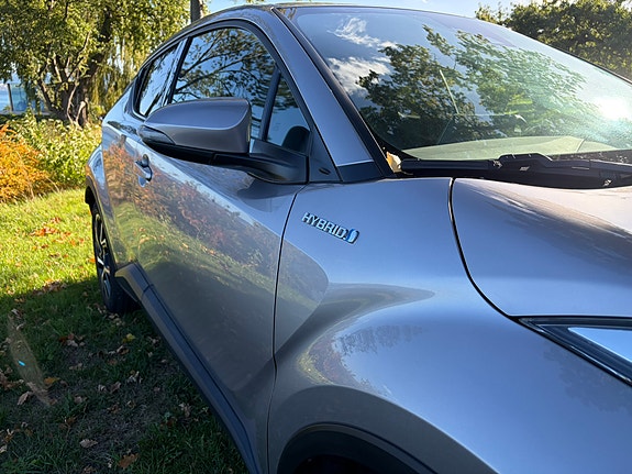 Toyota C-HR 9 of 16