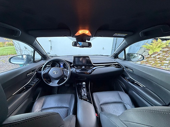 Toyota C-HR 11 of 16