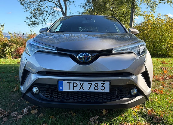 Toyota C-HR 5 of 16