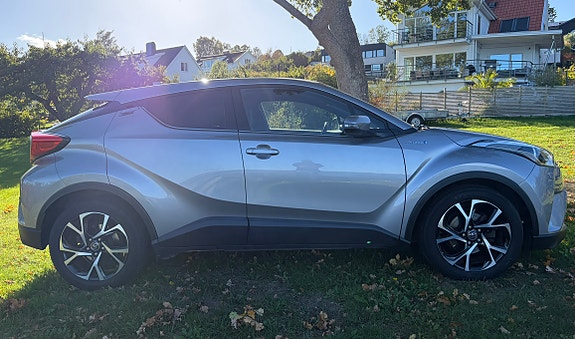 Toyota C-HR 4 of 16