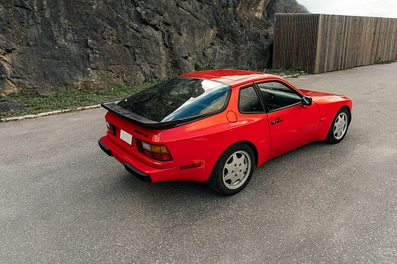 Porsche 944 3 of 6