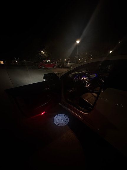 Mercedes-Benz CLA250 9 of 11
