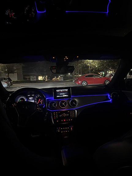 Mercedes-Benz CLA250 8 of 11