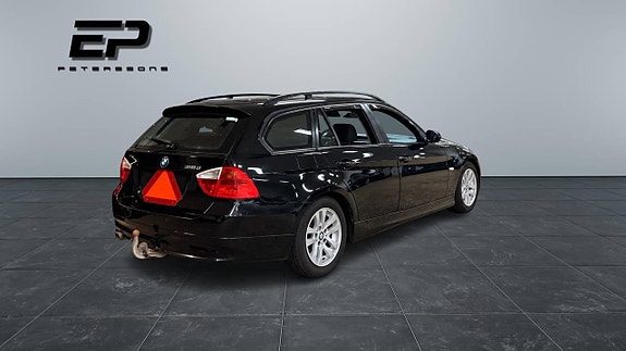 BMW 318d 4 of 8