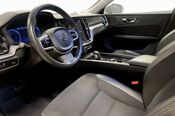 Volvo V60 Cross Country 6 of 12