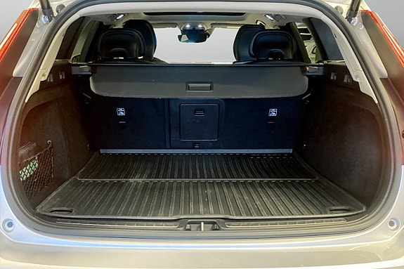 Volvo V60 Cross Country 10 of 12