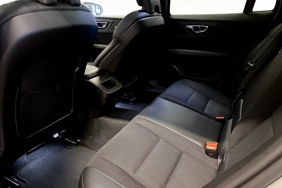 Volvo V60 Cross Country 9 of 12