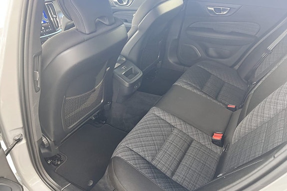 Volvo V60 8 of 9