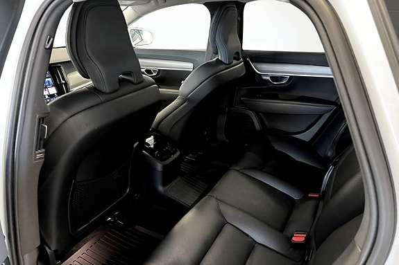 Volvo V90 8 of 9