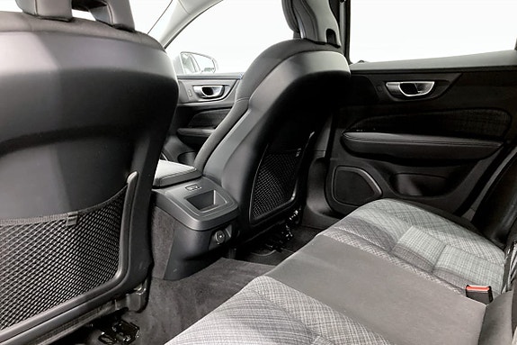 Volvo V60 16 of 18