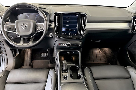 Volvo XC40 4 of 9