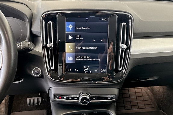 Volvo XC40 6 of 9
