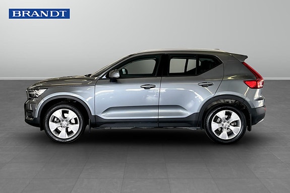 Volvo XC40 3 of 9