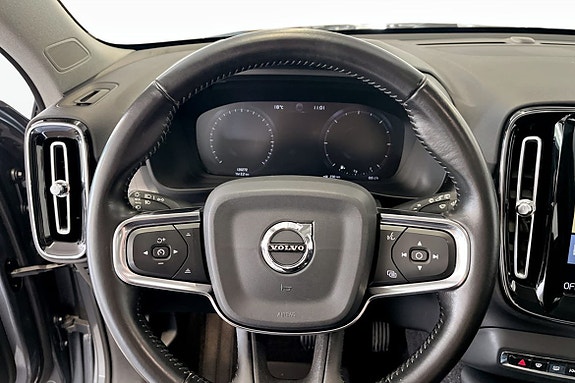 Volvo XC40 7 of 9