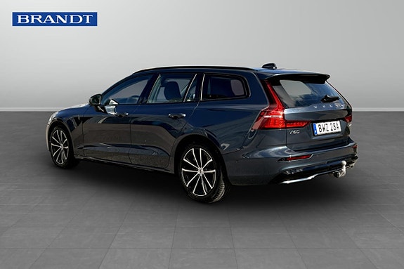 Volvo V60 2 of 9