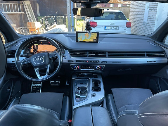 Audi Q7 8 of 13