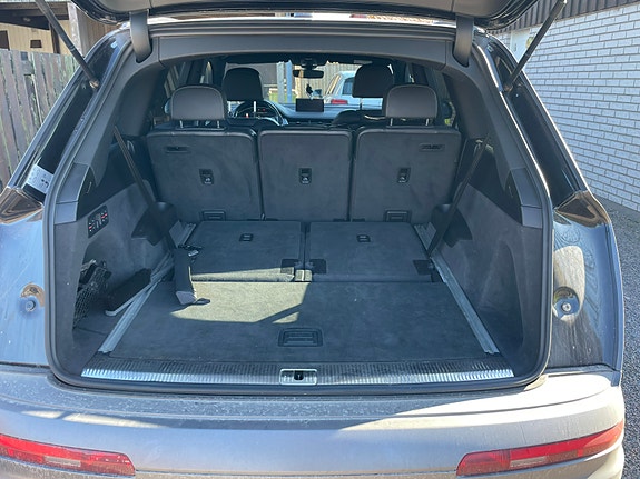 Audi Q7 9 of 13