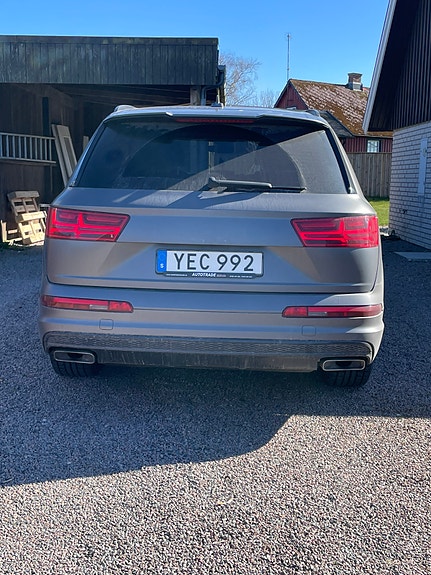 Audi Q7 6 of 13