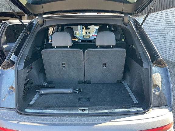 Audi Q7 10 of 13