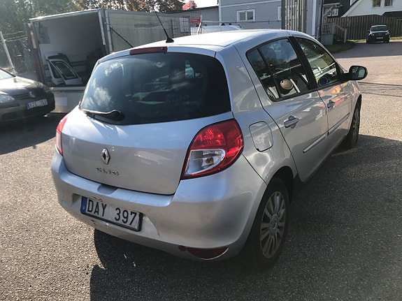 Renault Clio 3 of 6