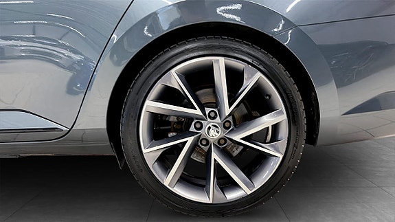 Skoda Superb 7 of 27