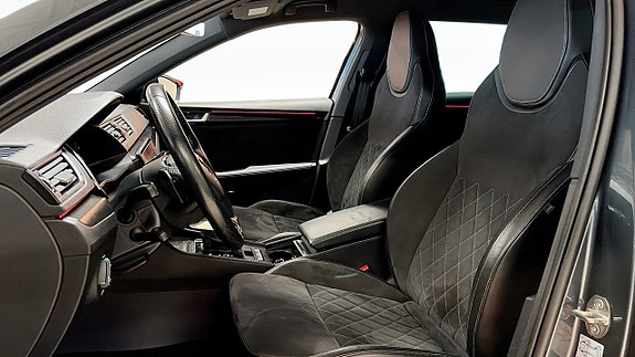 Skoda Superb 9 of 27