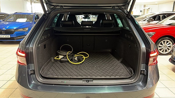 Skoda Superb 13 of 27