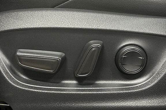 Toyota Corolla Cross 29 of 30