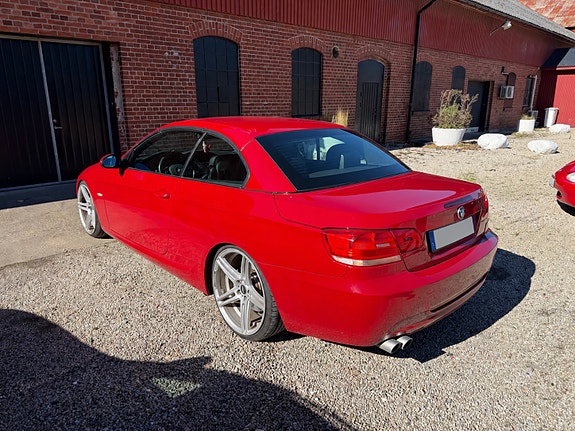 BMW 330d 4 of 6
