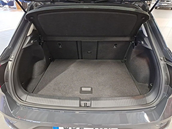 Volkswagen T-Roc 12 of 14