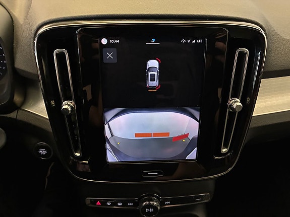 Volvo XC40 17 of 17