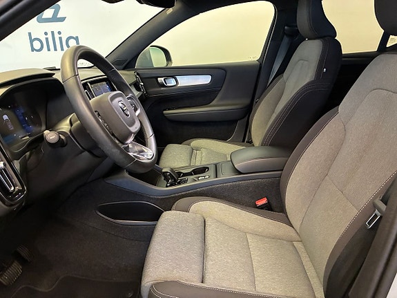 Volvo XC40 12 of 17