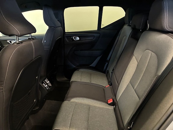 Volvo XC40 15 of 17